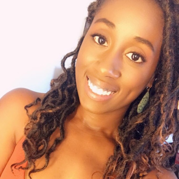 Meet your Posher, Marisa - Picture 1 of 1